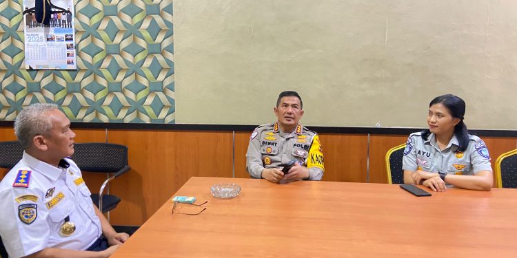 Kakanwil  Jambi Sinergi Keselamatan  Lalu  Lintas  Bersama  Dirlantas  Polda  Jambi dan  Kadishub Provinsi Jambi