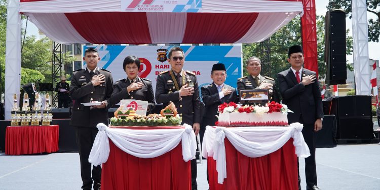 Syukuran Hari Bhayangkara Ke-79, Gubernur Al Haris dan Kapolda Tanda Tangani Prasasti Pembangunan Rumah Tahanan Polda Jambi