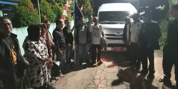 Ketua PWI Jambi Lepas Keberangkatan Peserta Kongres PWI 2025 ke Cikarang