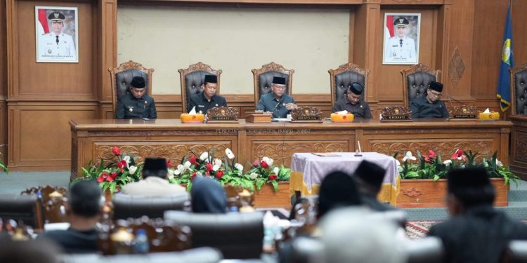 DPRD Muaro Jambi Gelar Rapat Paripurna Pandangan Umum Fraksi Terhadap Rancangan Peraturan Daerah Kabupaten Muaro Jambi Tentang Pertanggungjawaban Pelaksanaan APBD Tahun Anggaran 2024