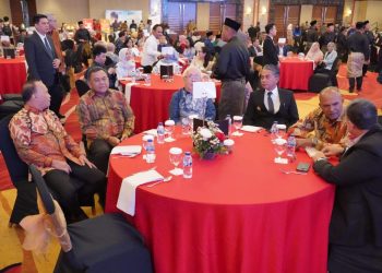 Wakil Bupati Muaro Jambi Junaidi H. Mahir Di dampingi Sekretaris Daerah Kabupaten Muaro Jambi H. Budhi Hartono, S.Sos, MT Menghadiri Peringatan Hari Kebangsaan Malaysia 2025