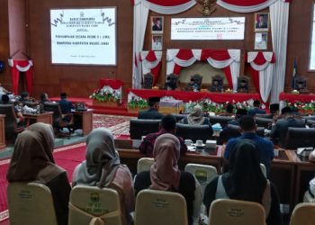 DPRD Kabupaten Muaro Jambi Gelar Paripurna Penyampaian 5 RANPERDA