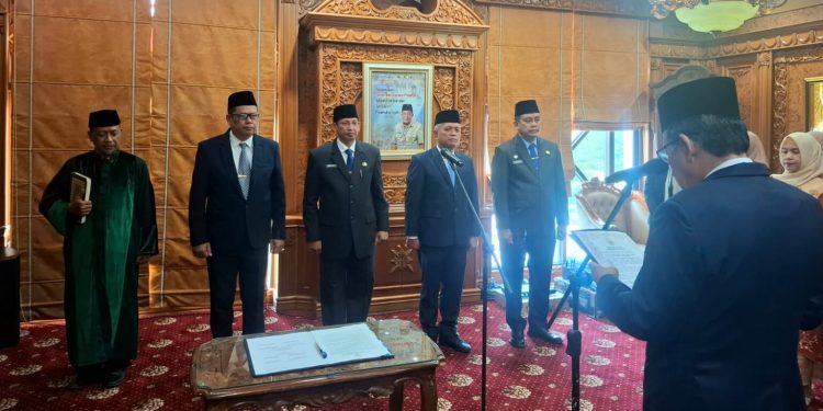 Wagub Abdullah Sani Lantik 4 Pejabat Eselon II Pemprov Jambi. Berikut Nama-namanya