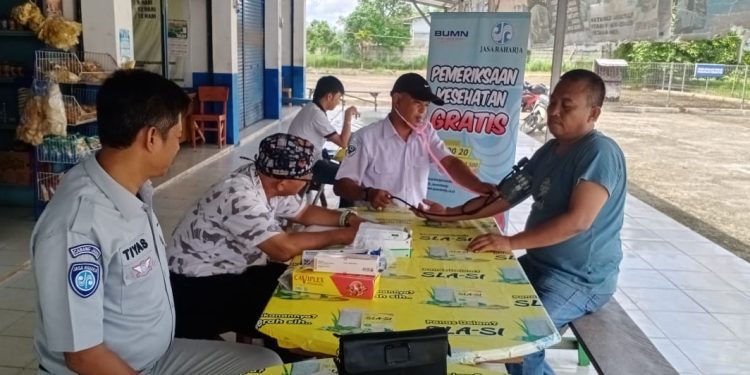Jasa Raharja Muara Bungo dan Terminal Tipe A Muara Bungo Gelar Pemeriksaan Kesehatan Gratis bagi Pengemudi dan Penumpang Angkutan Umum