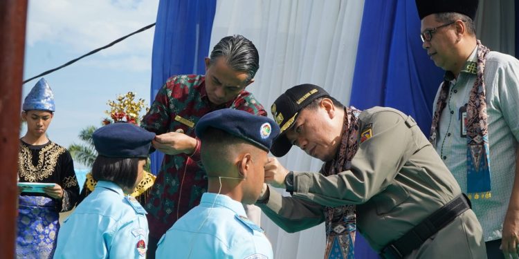 Gubernur Al Haris Kukuhkan 278 Siswa Baru Angkatan XXXII SMAN Titian Teras H. Abdurrahman Sayoeti