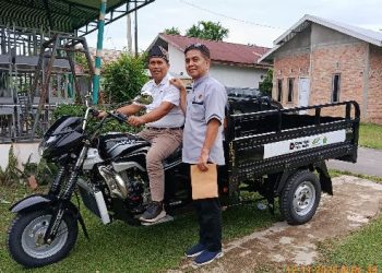 Cinta Kebersihan, PTPN IV Regional 4 Berikan Kendaraan Angkut Sampah