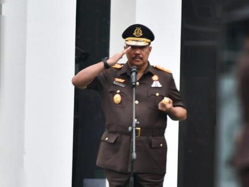 Di Moment Gelaran Upacara Hari Pahlawan, Kajati Ajak Anak Bangsa Berjuang dengan Ilmu, Empati dan Pengabdian